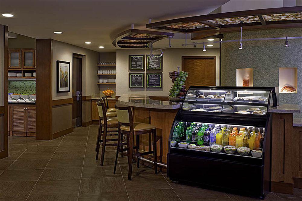 Hyatt Place San Antonio Airport/Quarry Market Restaurant photo